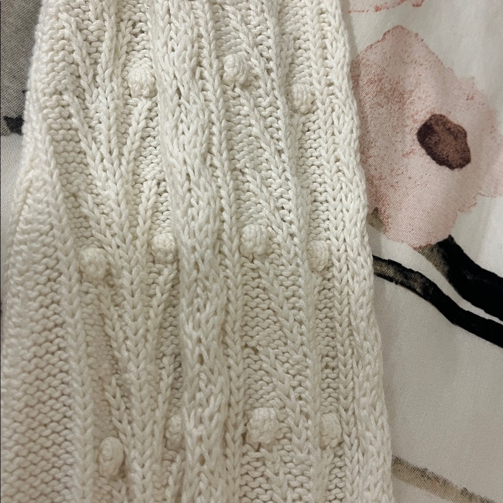 Sezane Cream V-Neck Cable Knit Sweater - Picture 10 of 12